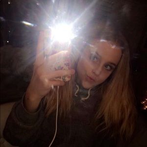 Meet your Posher, Kenadee